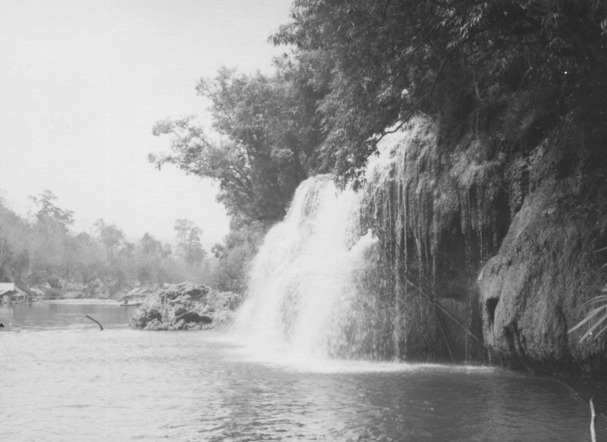 Auberge de jeunesse Bankaikow à Kanchanaburi Extérieur photo